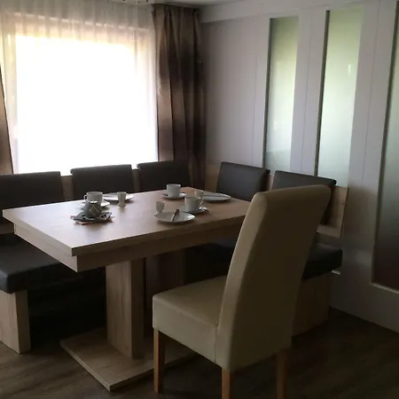 Haus Sonnenhang Гостьовий будинок Зельден